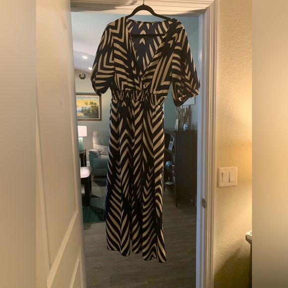 🔹NEVER WORN🔹BRAND NEW🔹EXCELLENT CONDITION - Picture 2 of 2